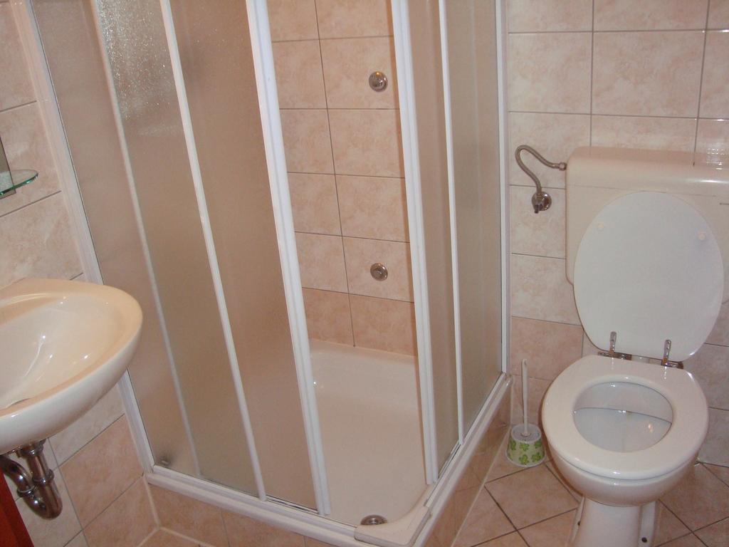 Guesthouse Koprivec Λιουμπλιάνα Δωμάτιο φωτογραφία